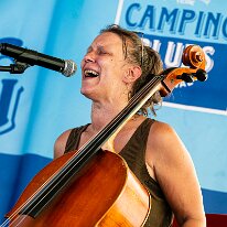 Wet Rugs @ Camping Blues Heike Wyler (cello, vocals). Wet Rugs @ Camping Blues Festival, Clos de la George, Yvorne (VD), Switzerland, 21.06.2025. .(c) Christophe Losberger